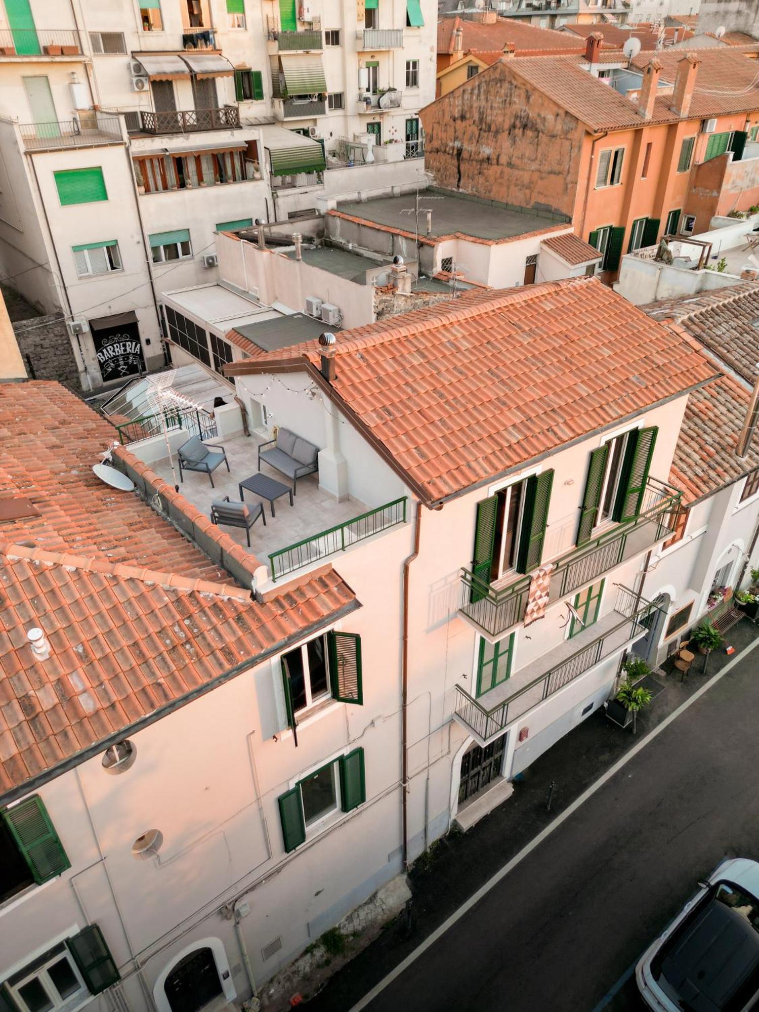 Poppy Loft Apartment โกรตาเฟราตา ภายนอก รูปภาพ