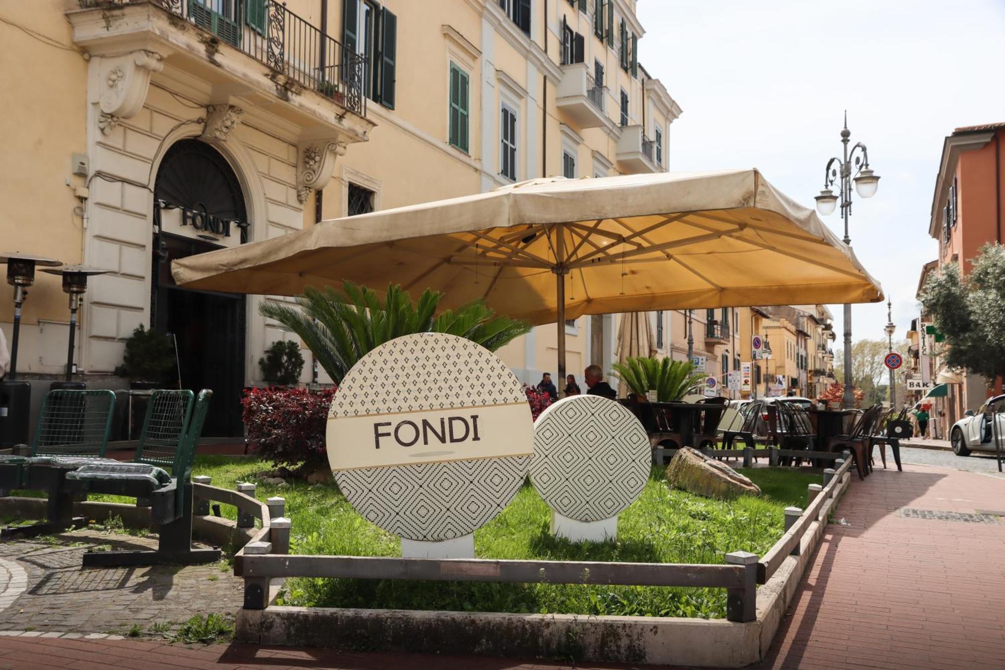 Poppy Loft Apartment โกรตาเฟราตา ภายนอก รูปภาพ